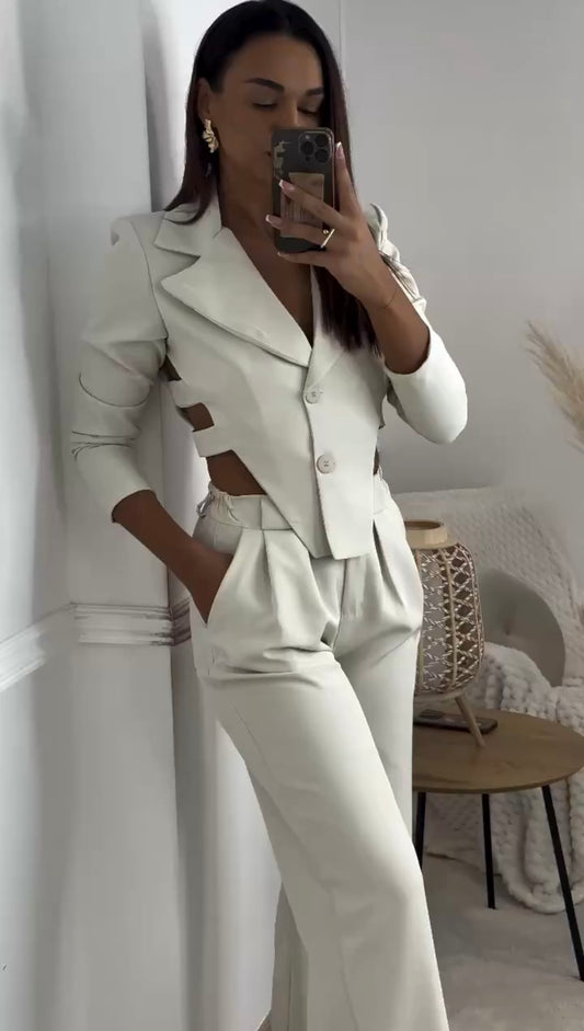 Compleu Reina - Magazin de haine online