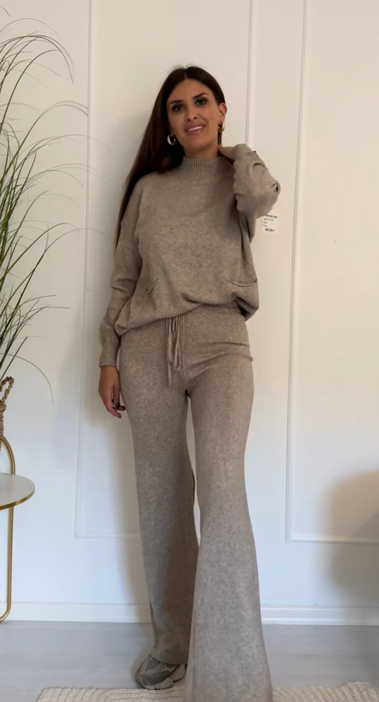 Compleu Delia - Magazin de haine online